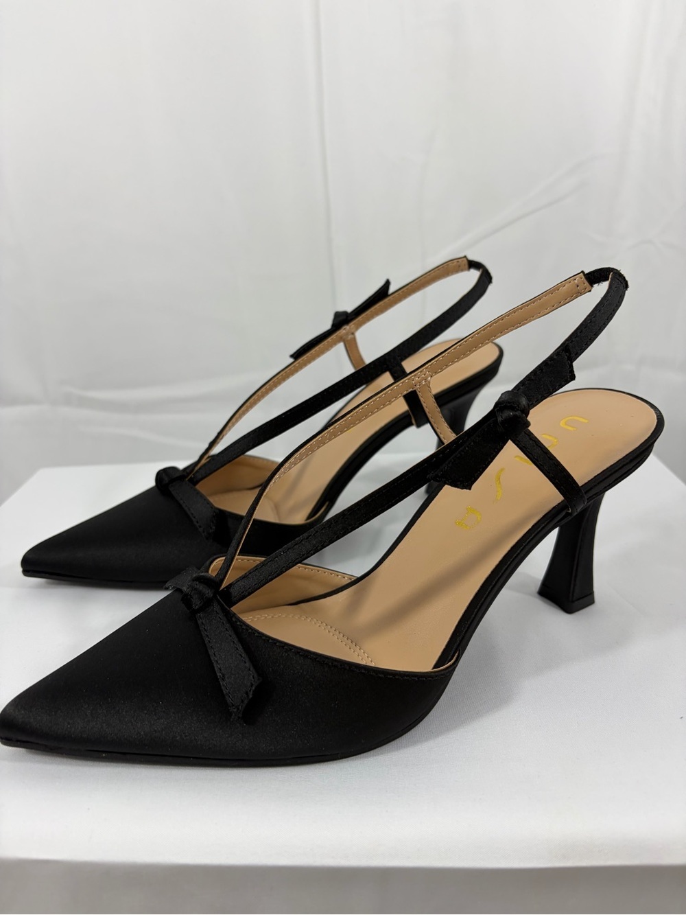 NWT Unisa Women’s Size 7 Black Satin Pointed Slingback Heels - Picture 3 of 7